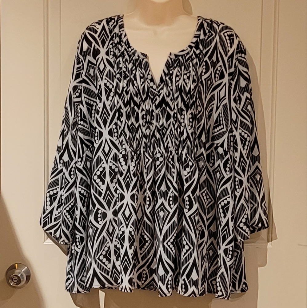 Roaman's Plus Size 24 Black White Shirt Blouse Top Pleated Bib